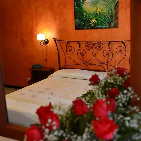 Costa Azzurra جيارديني ناكسوس