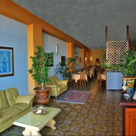 Costa Azzurra Hotel 2*