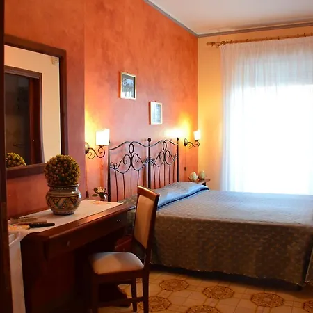 Costa Azzurra جيارديني ناكسوس