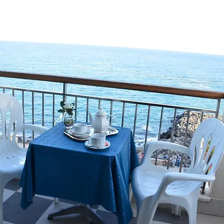 Costa Azzurra جيارديني ناكسوس