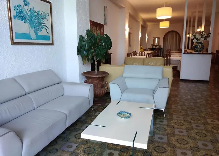 Costa Azzurra Hotel 2*