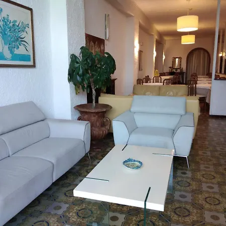Costa Azzurra Otel 2*