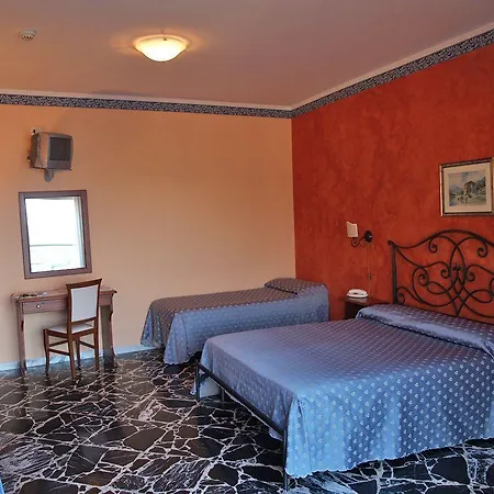 Otel Costa Azzurra Giardini Naxos