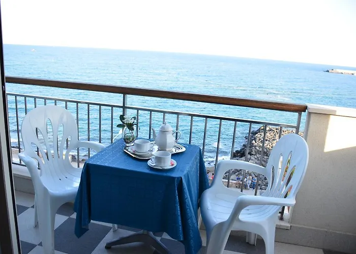 Costa Azzurra ジャルディーニ・ナクソス